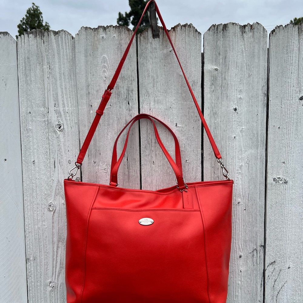 Coach XL Pocket Tote - J1421-F77662